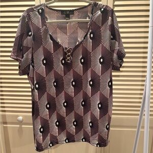 New York & Company Black and White Geometric Short Sleeve Top